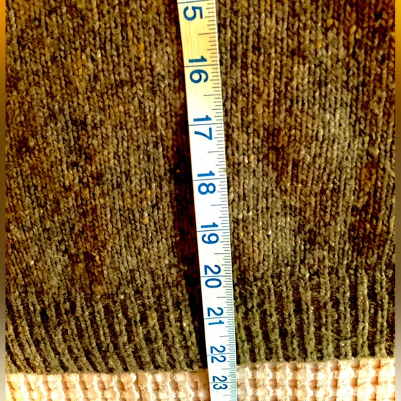 Faherty Women's Wool / Alpaca blend Heathered Brown Crew Neck Sweater. Medium. - Picture 7 of 7